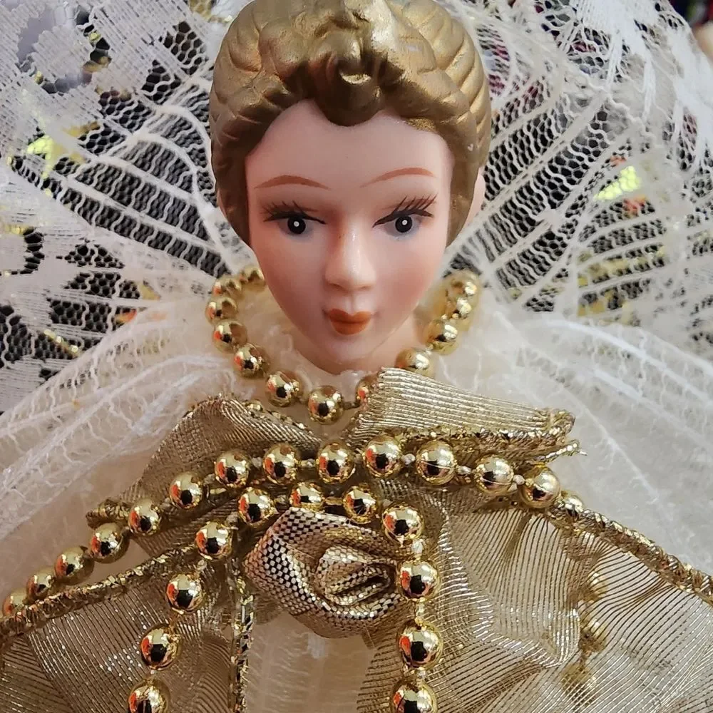 Small Angel Christmas tree Topper and 9ft Pearl and Gold Toned Beaded Garland
